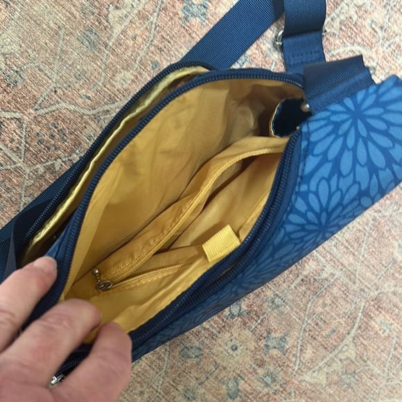Baggallini Blue Crossbody Bag - Picture 7 of 8